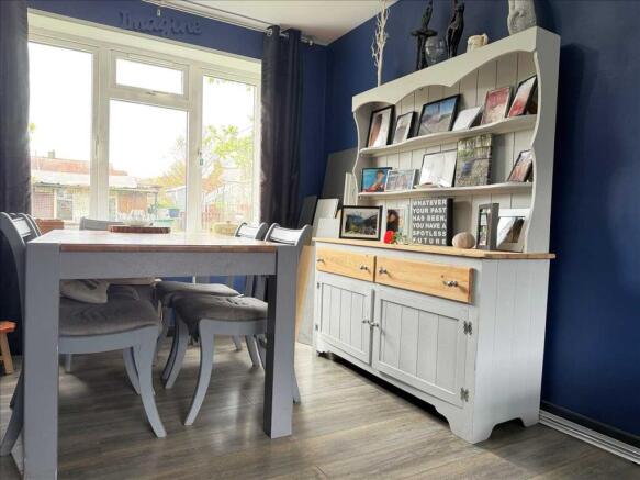3 bed House for sale Image 5