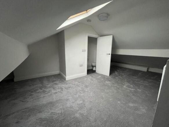5 bed Terraced for sale Image 9
