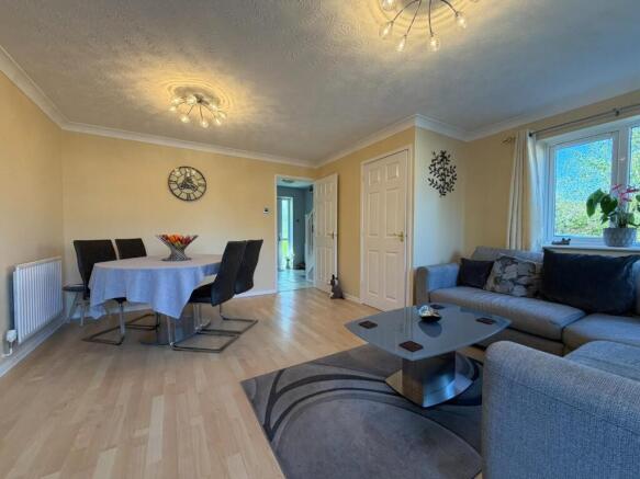 Living/Diningroom (2)