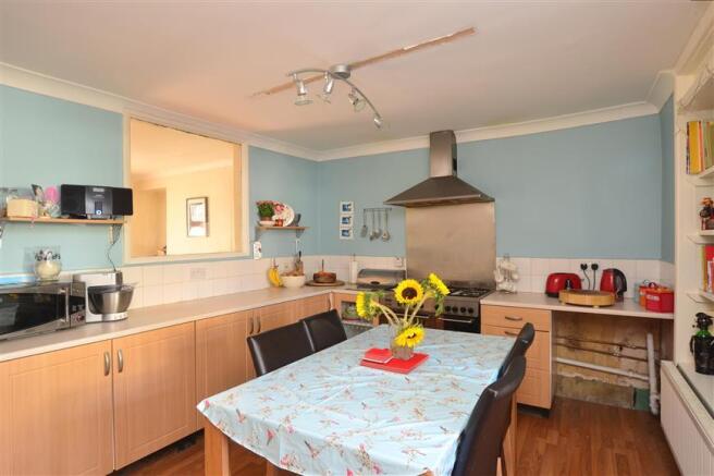 Kitchen/Dining Area