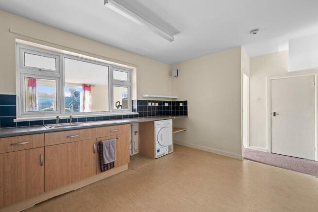 3 bed Semi-Detached for sale Image 7