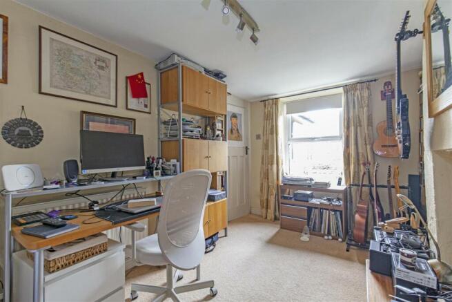 Bedroom 4-2.jpg