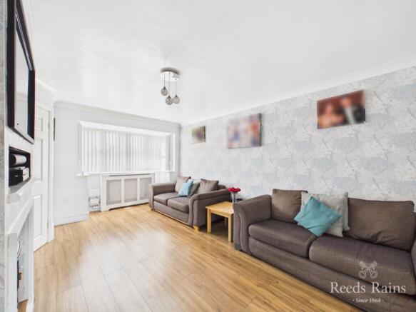 4 bed Detached for sale Image 9