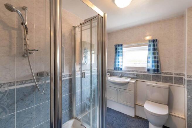 2 bed Apartment for sale Image 8