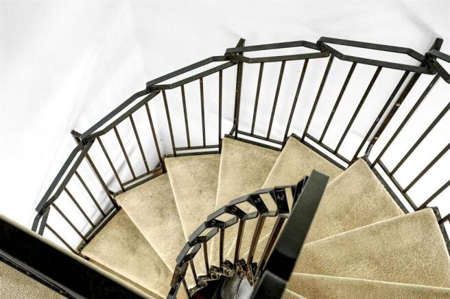 staircasde 2.jpg