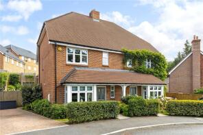14, Consort Drive, Leatherhead KT22 0AS