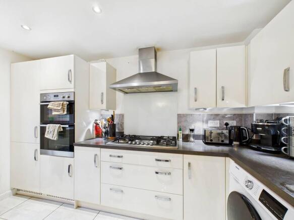 4 bed Detached for sale Image 12