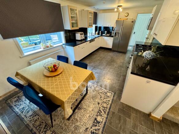Lochlibo Court, Irvine dining space pic