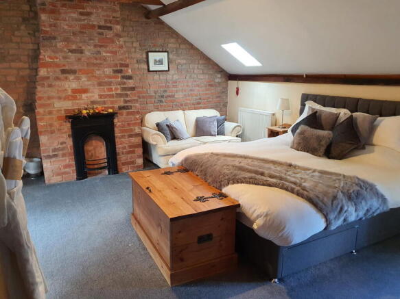 2 bed Semi-Detached to rent Image 7