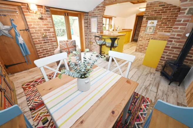 2 bed Semi-Detached for sale Image 12