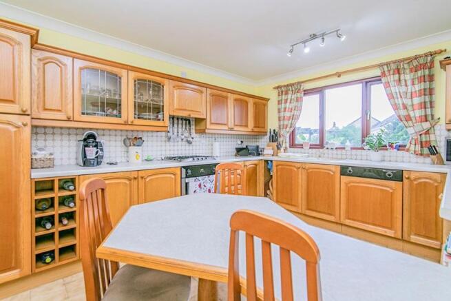 Kitchen / Breakfast Room
