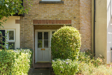 Alexander Crescent, Caterham, CR3
