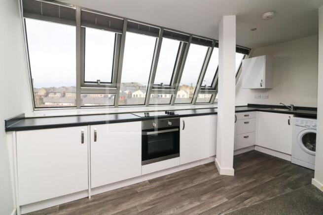 2 bed Apartment to rent Image 7