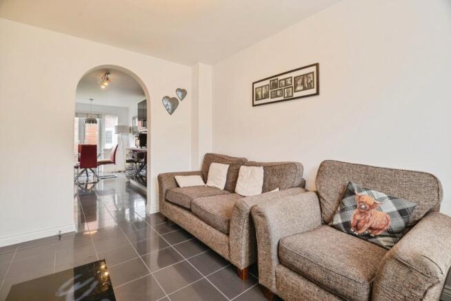 3 bed Semi-Detached for sale Image 4