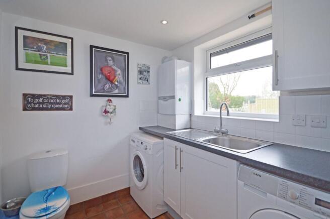 Utility Room/Cloakroom