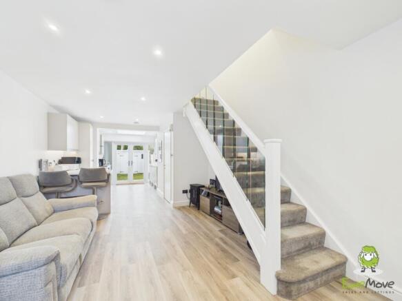 EweMove Estate Agents Basingstoke - Lapin Lane Hat