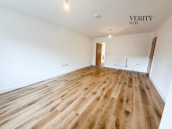 3 bed Semi-Detached for sale Image 6
