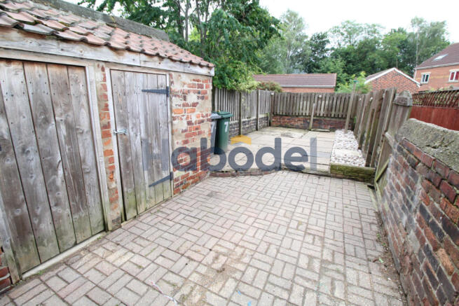 2 bed Terraced to rent Image 7