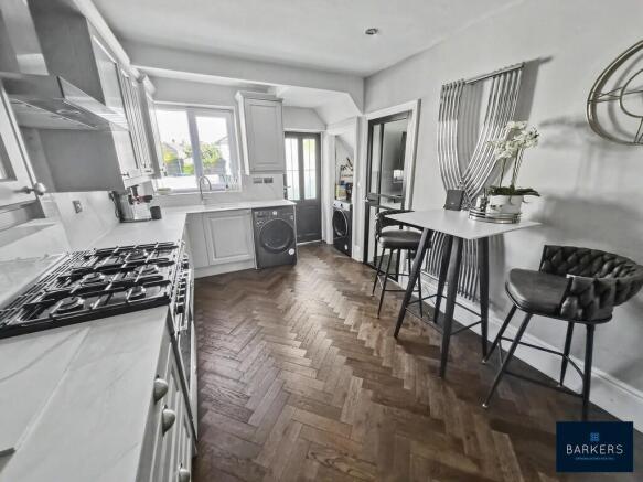 3 bed Town House for sale Image 4