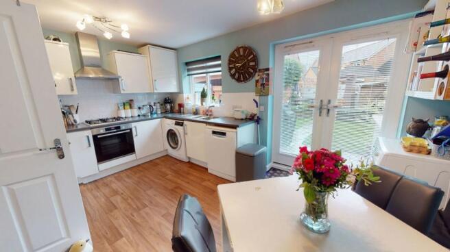 KITCHEN/DINING ROOM