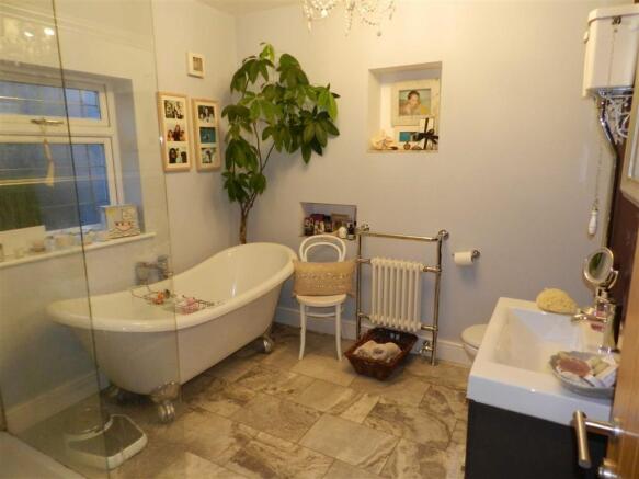 HOUSE BATHROOM