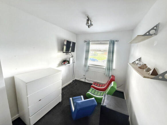 5 bed Semi-Detached for sale Image 8