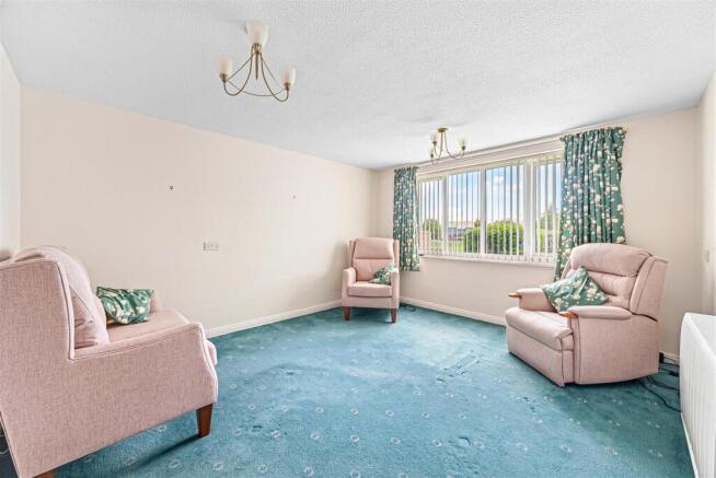2 bed Apartment for sale Image 6