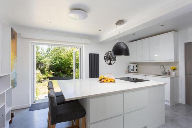 4 bed Detached for sale Image 4