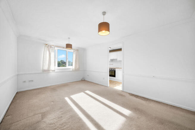Cambridge Road, West Molesey photo 4
