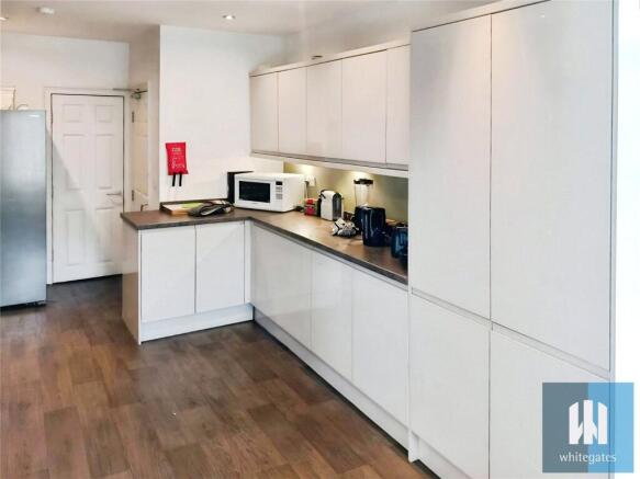 1 bed House Share to rent Image 6