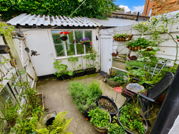 3 bed Terraced for sale Image 9