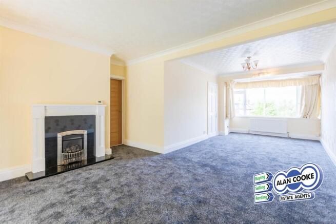 3 bed Semi-Detached for sale Image 4