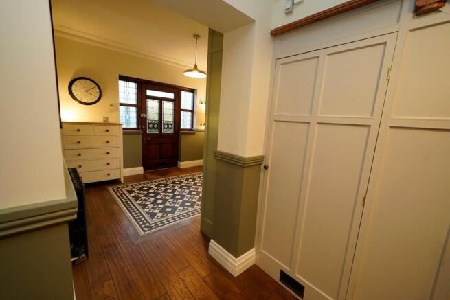 Inner Hall to Ent...