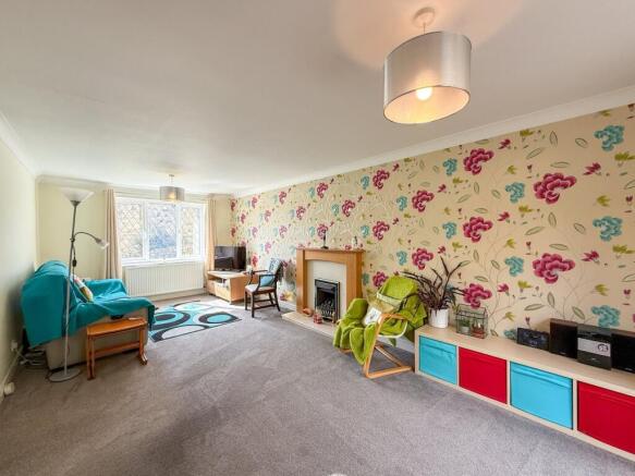 4 bed Detached for sale Image 4