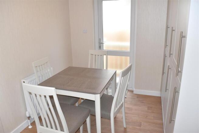 2 bed Park Home for sale Image 5