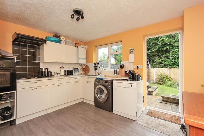 Mou-Kitchen-Dining_1