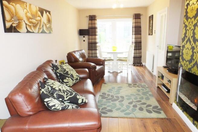 Lounge/Dining Room