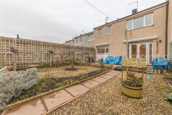 31 Radnor Way-14.jpg