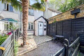 3, Appletree Dell, Dog Kennel Lane, Rickmansworth WD3 5EN