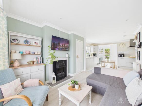 Snug- Mark Stephens EweMove Newmarket and Soham