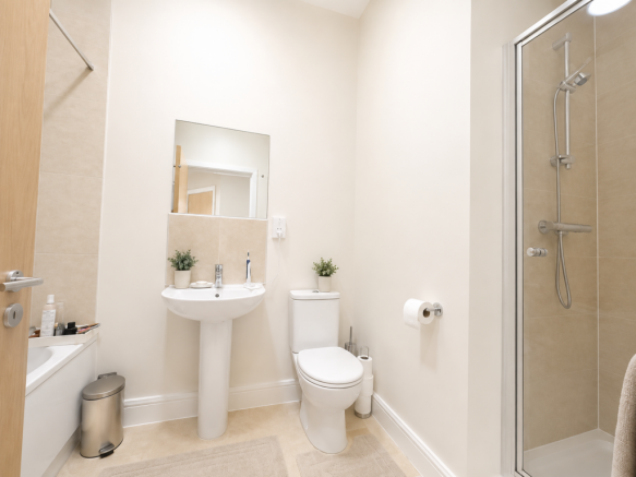 2 bed Flat to rent Image 10