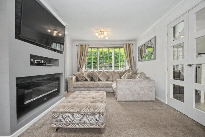 4 bed Detached for sale Image 11