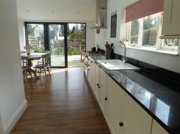 LIVING KITCHEN