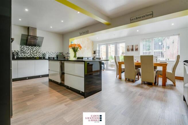 Kitchen 1.jpg