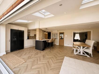 Sandown Drive, Rainham, Gillingham, Kent, ME8