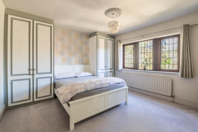 6 bed Detached for sale Image 11