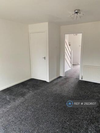 2 bed Terraced to rent Image 6