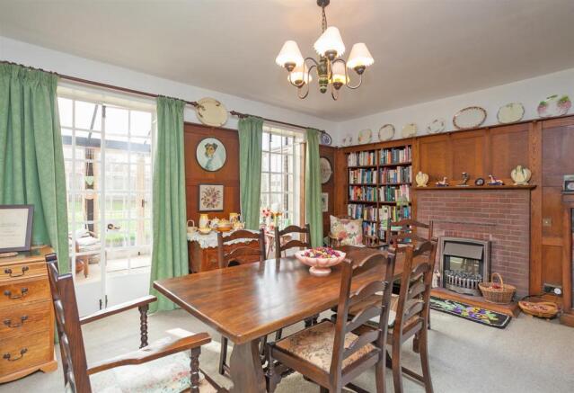 Dining Room 1.jpg