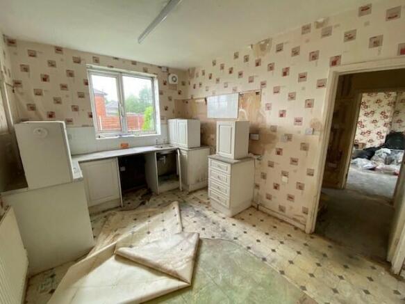 KITCHEN 1 T202407291636.jpg