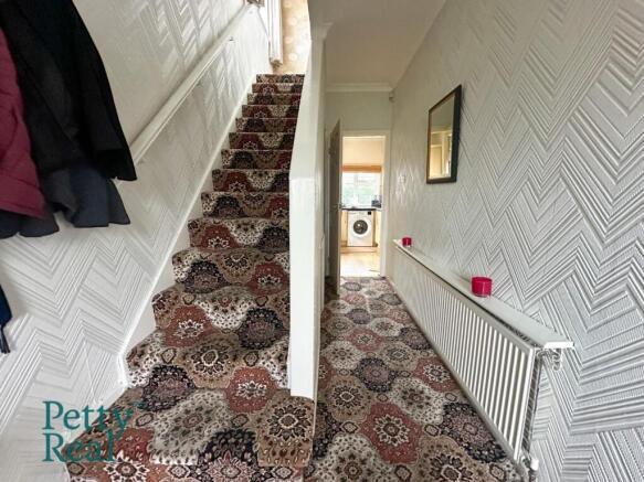 3 bed Semi-Detached for sale Image 8